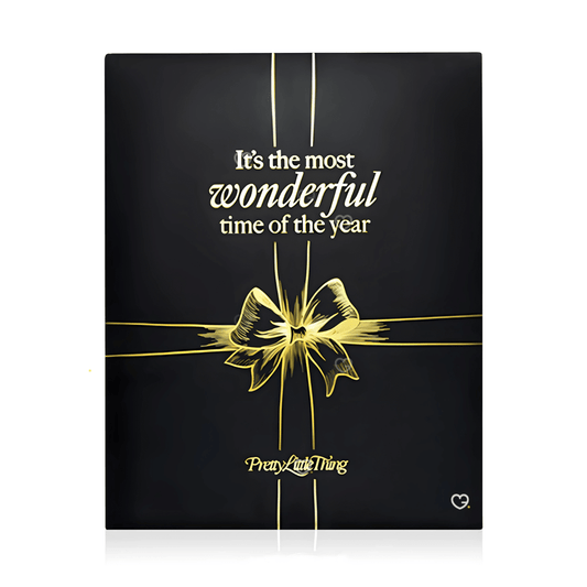 Calendrier de l’Avent Prettylittlething 2025 avec 24 produits beauté tendance, maquillage, soins corps et cheveux pour jeune femme et adolescente.