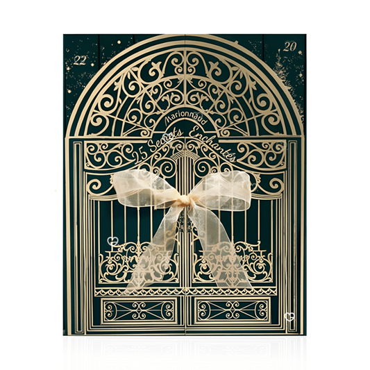 Calendrier de l’Avent Marionnaud 2025 contenant 25 produits de beauté multimarque pour le maquillage, soins, accessoires et bijou pour femme.